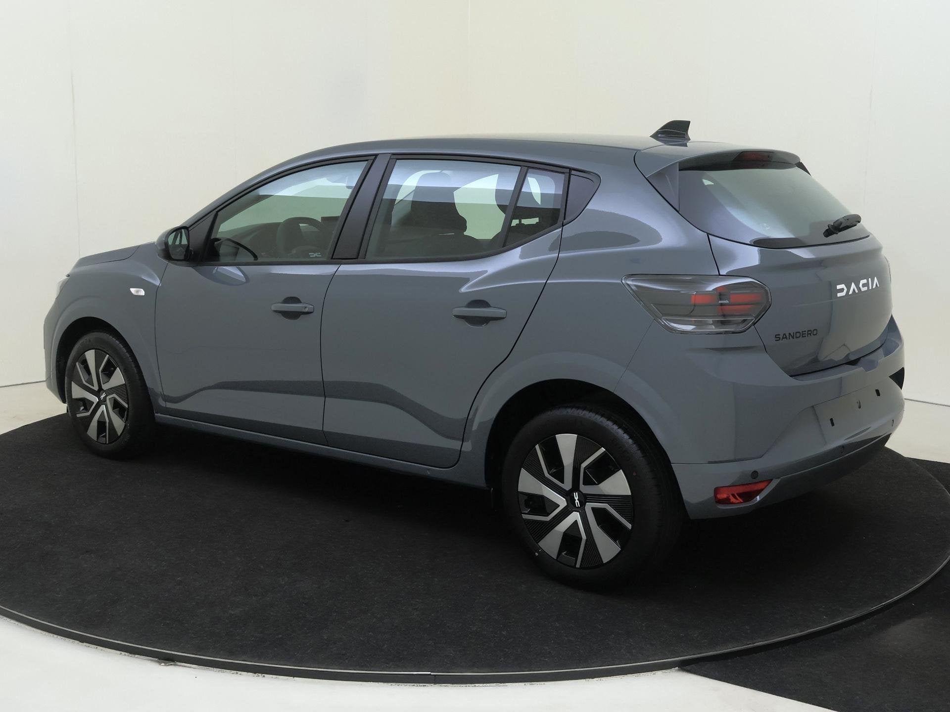 Dacia Sandero 1.0 TCe 100 expression Donkergrijs | DEMO |, Auto's, Voorwielaandrijving, 565 kg, Euro 6, 980 kg