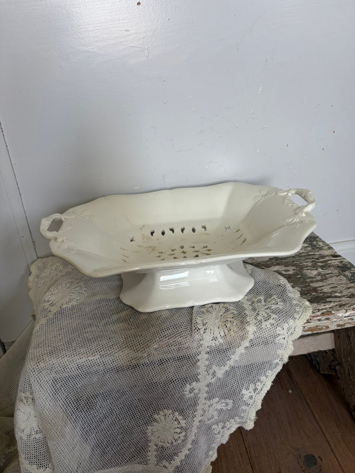 Treef wedgewood beboterd., Antiek en Kunst, Antiek | Servies los, Ophalen of Verzenden