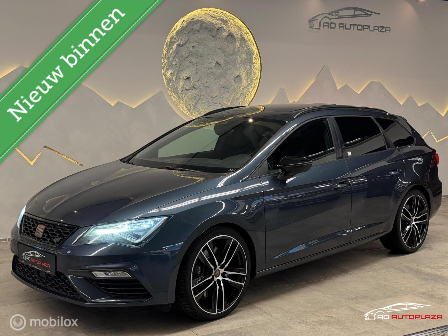 Seat Leon ST 2.0 TSI CUPRA 300 4DRIVE Panorama/Kuipstoelen/K, Auto's, Automaat, Zwart, 4 cilinders, 1984 cc