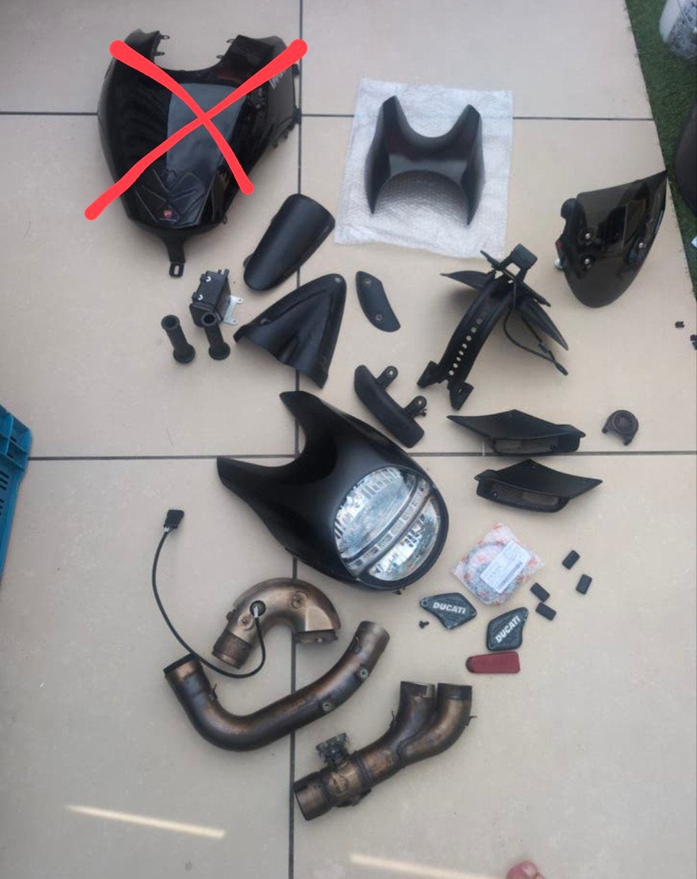 Ducati Diavel onderdelen - Diverse accessoires, Ophalen of Verzenden, Gebruikt