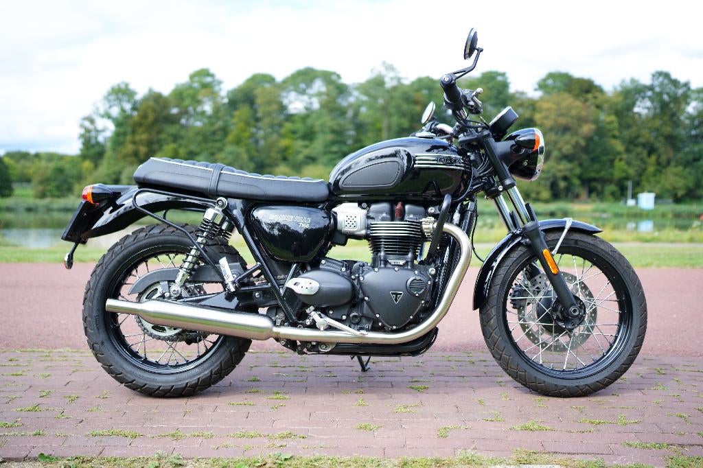 Triumph Bonneville T100 Jet Black (bouwjaar sep '23), Motoren, Motoren | Triumph, 2 cilinders, Particulier, Meer dan 35 kW, Minimaal motorrijbewijs A2