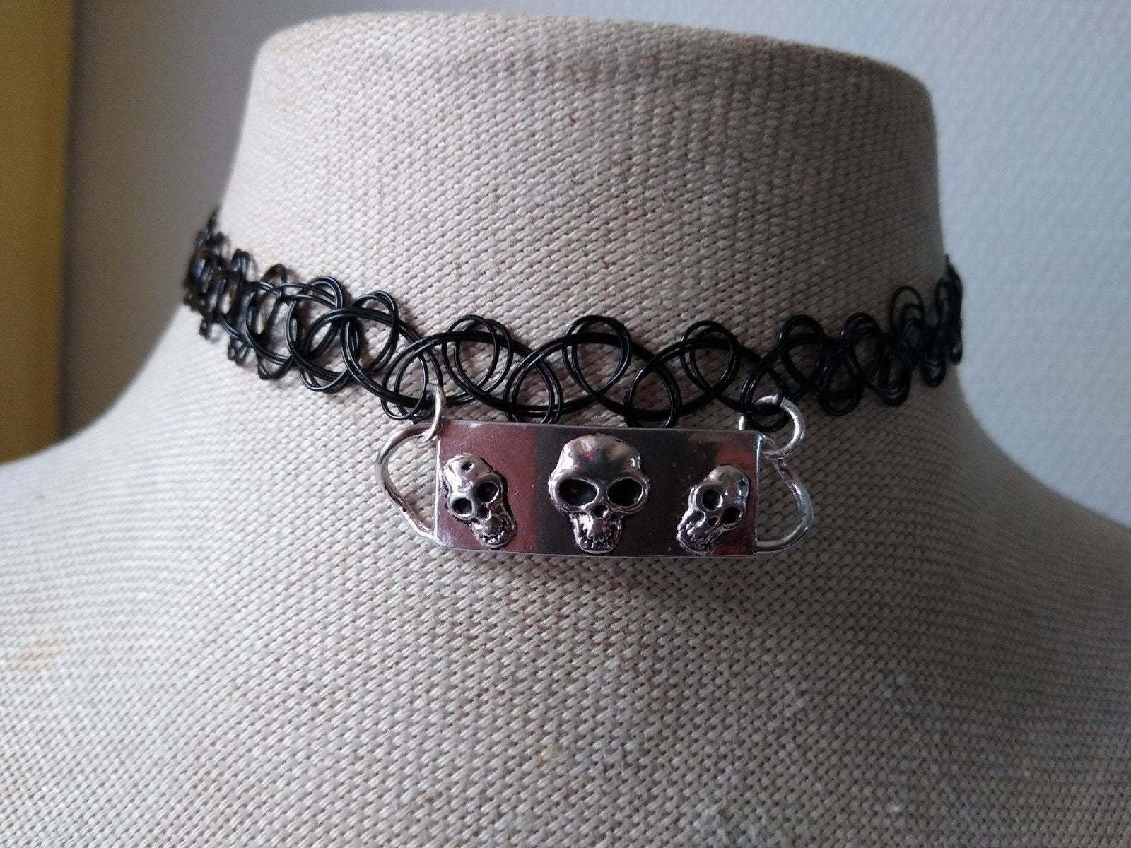 Zgan zwarte Halloween choker halsketting doodshoofden hanger, Met hanger, Kunststof, Zwart, Ophalen of Verzenden