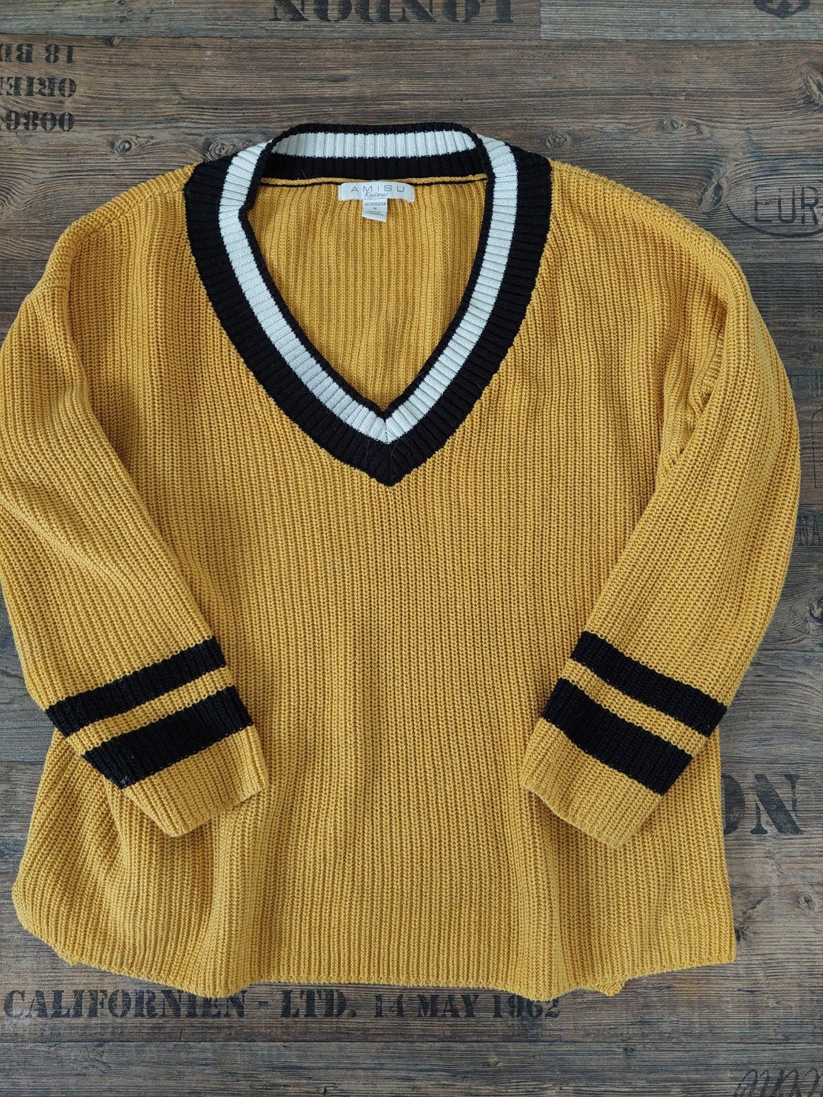 Okergeel/zwarte v hals trui Amisu mt Medium, Maat 38/40 (M), Geel, Ophalen of Verzenden, Zo goed als nieuw