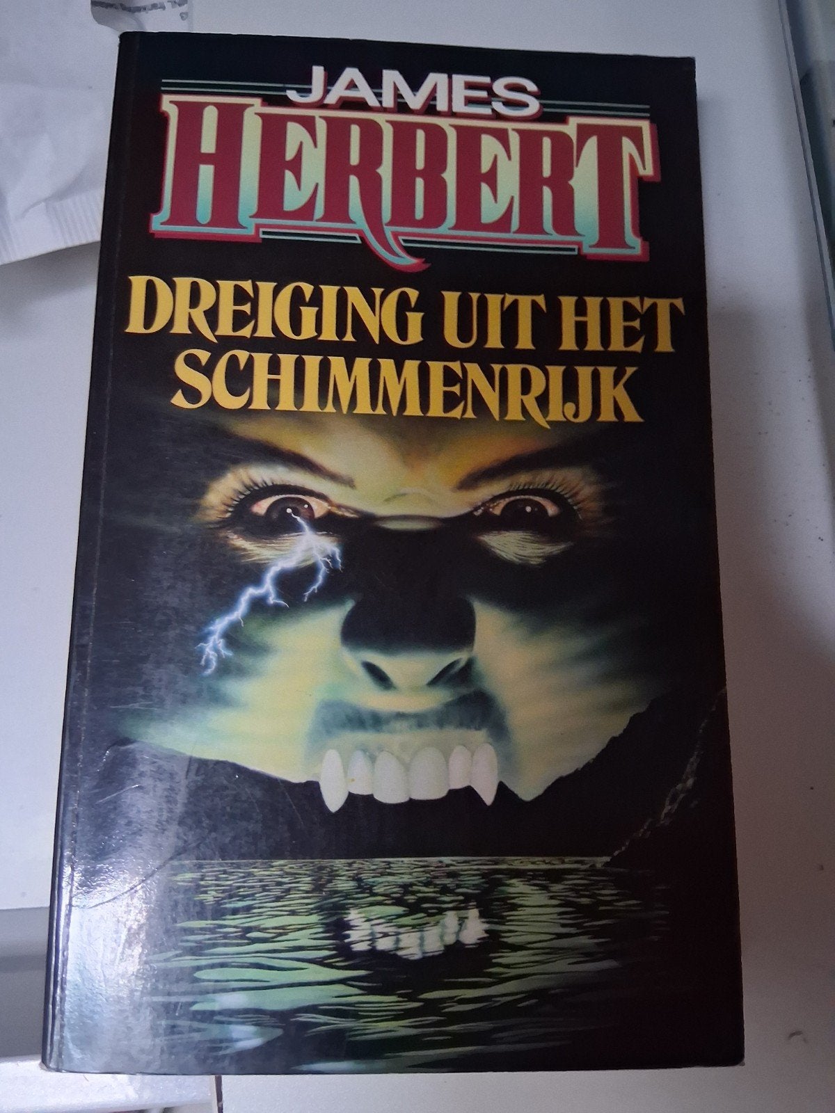 James Herbert - Dreiging uit het Schimmenrijk, Boeken, Ophalen of Verzenden, Gelezen, James Herbert