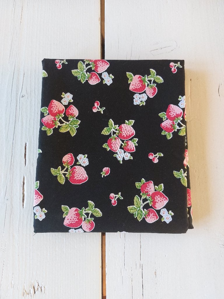Prachtige quiltstof aardbei - groen/roze/zwart/blauw, Meerkleurig, Nieuw, Ophalen of Verzenden, 30 tot 120 cm