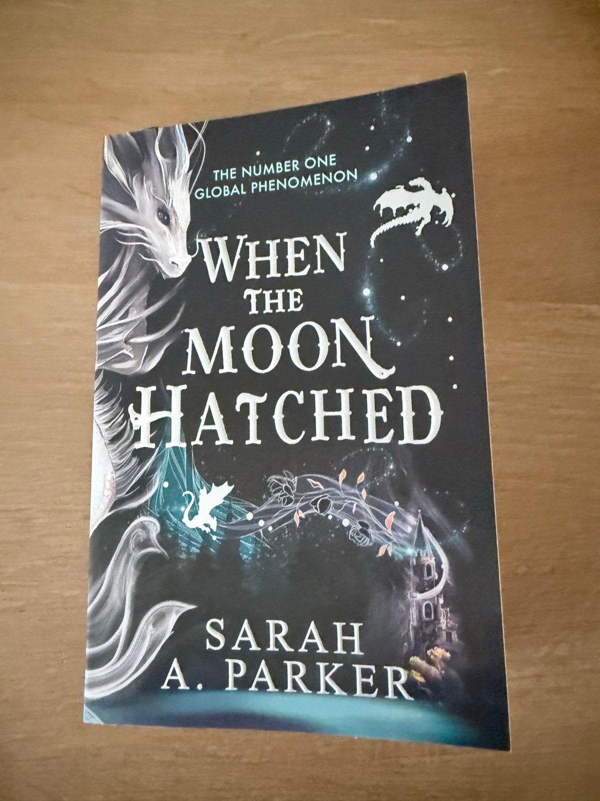 When the Moon Hatched - Sarah A. Parker (Engels), Ophalen of Verzenden, Zo goed als nieuw