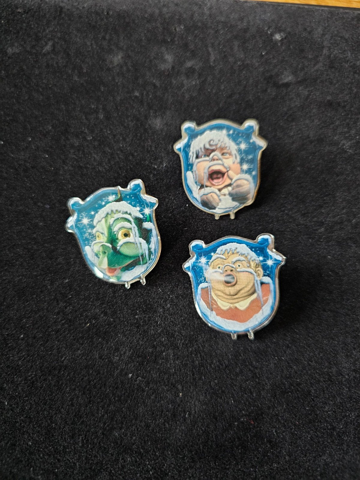 winter efteling 2005 pins, Verzamelen, Efteling, Ophalen of Verzenden, Zo goed als nieuw, Button of Speldje