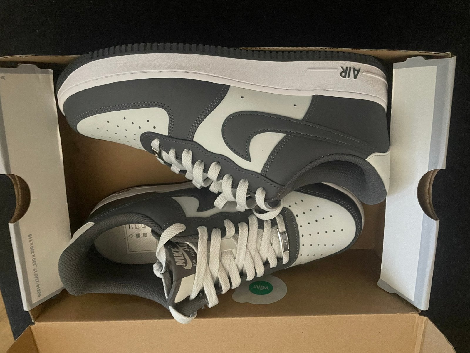 Nike Air Force 1 LV8 - Grijs/Wit, Ophalen of Verzenden, Nieuw, Wit, Sneakers of Gympen
