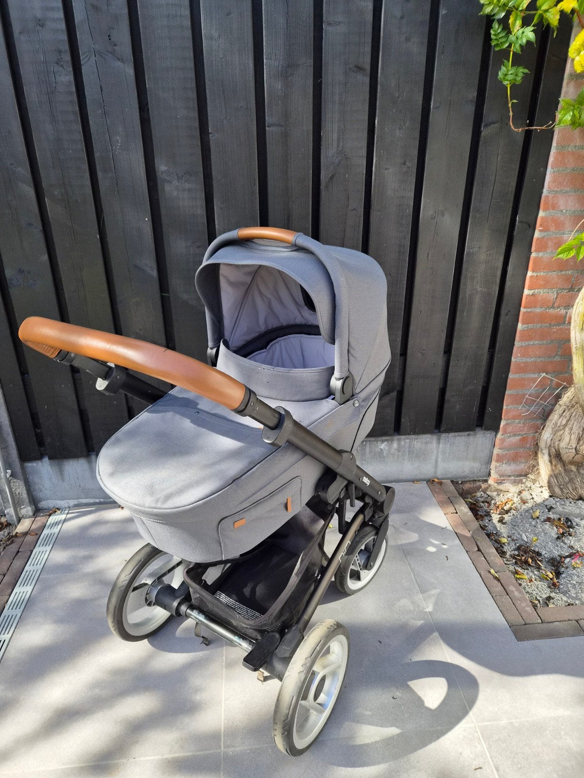 Mutsy Nio kinderwagen met reiswieg en zitje, Ophalen, Gebruikt, Combiwagen, Mutsy