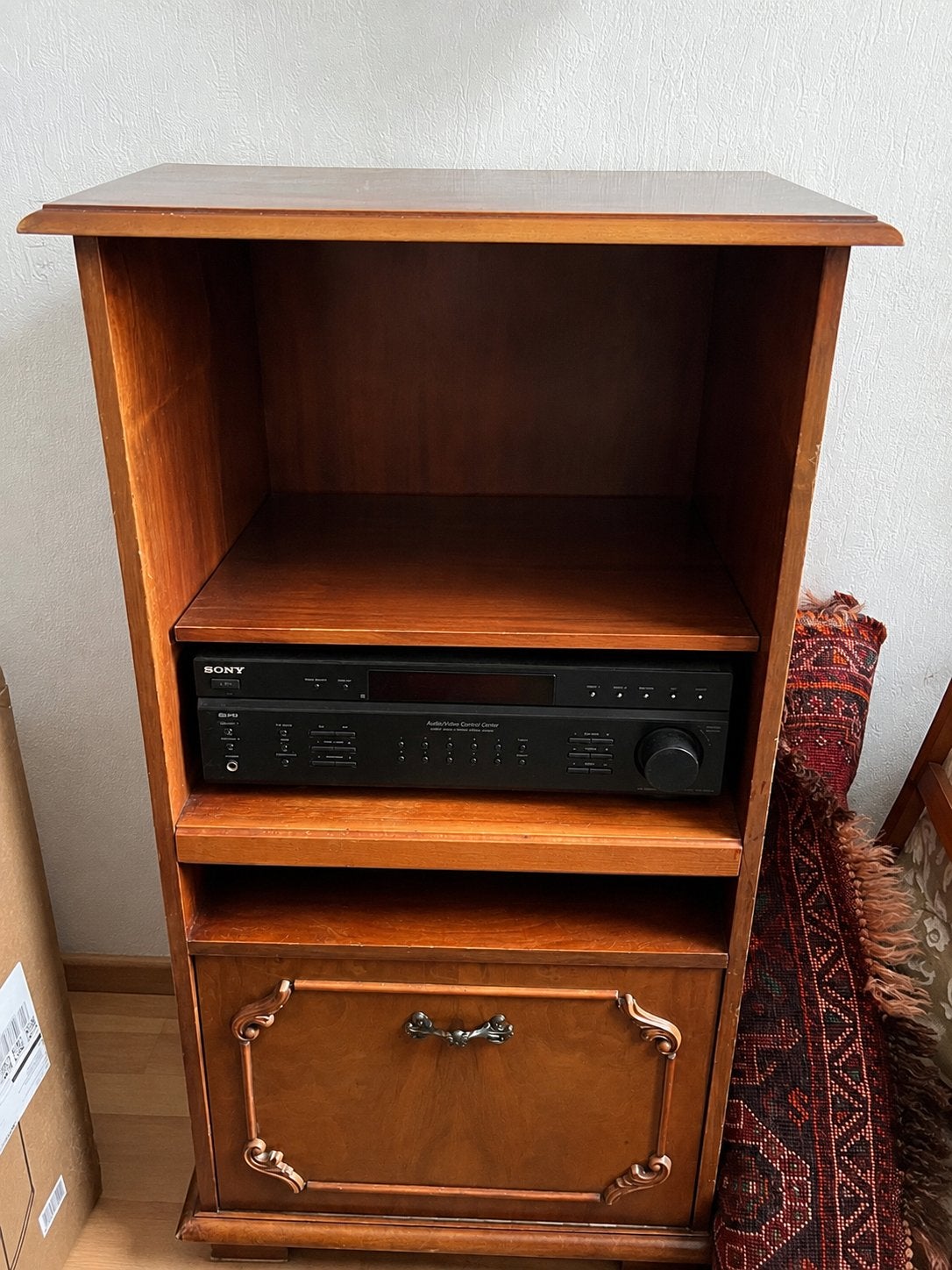 Klassieke houten radiokast / televisiekast, Ophalen, Zo goed als nieuw, 25 tot 50 cm