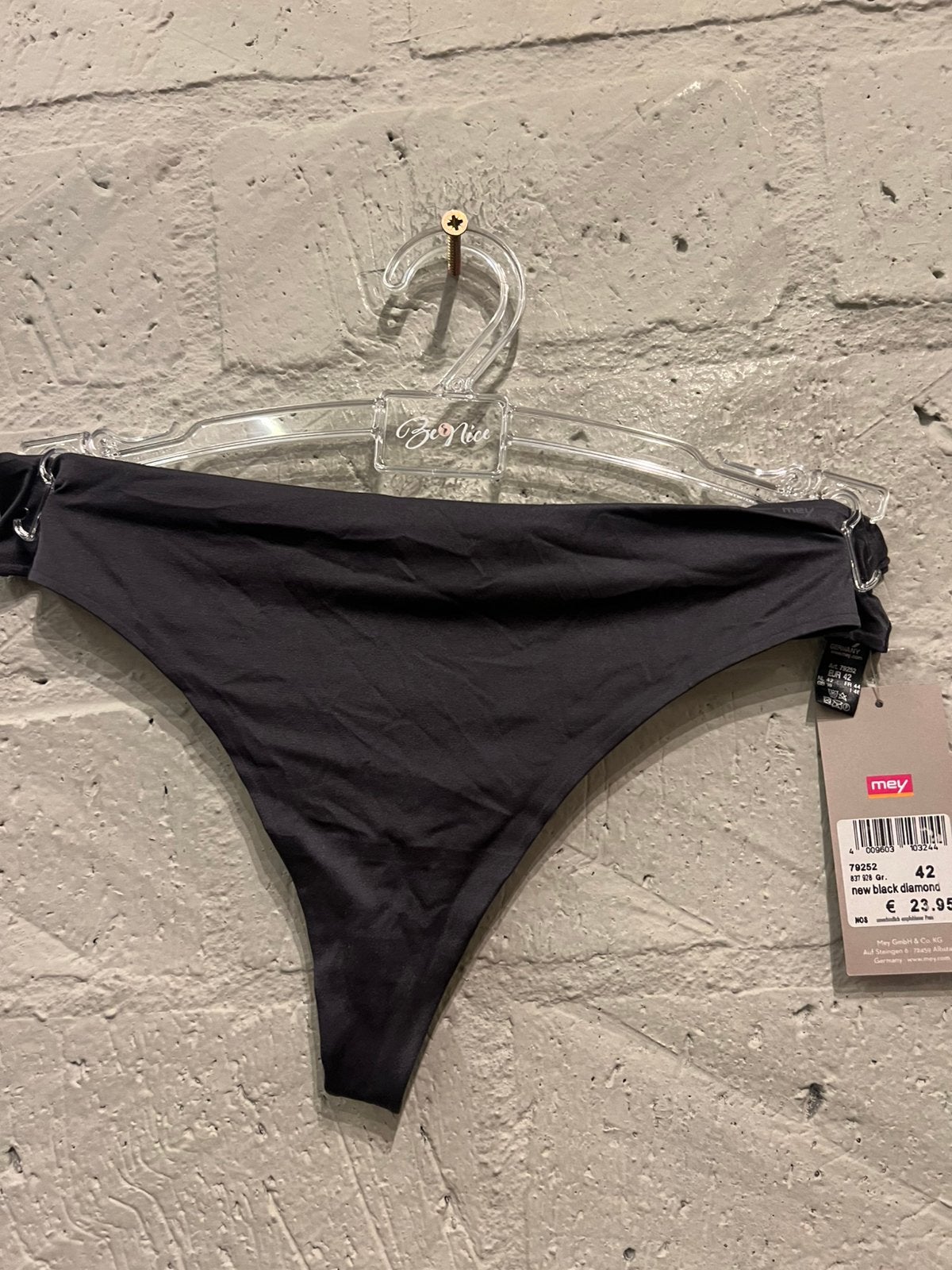 Mey string maat 42 NIEUW!! Nu €5,-, Ophalen of Verzenden, String