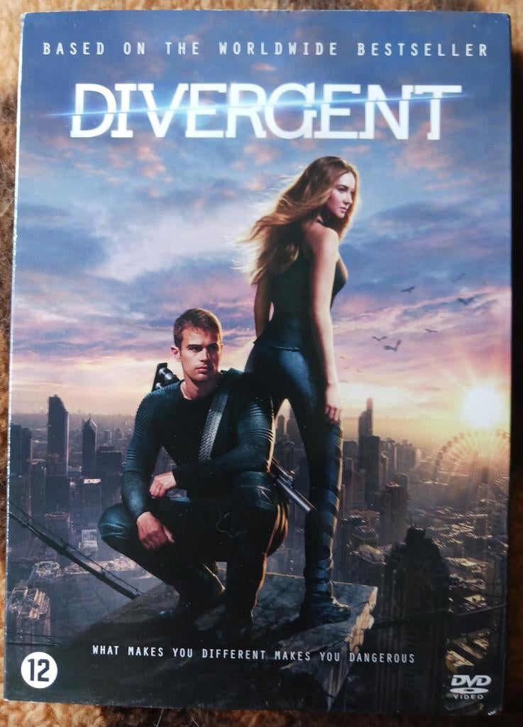 Divergent en Insurgent, Vanaf 12 jaar, Ophalen of Verzenden, Zo goed als nieuw, Science Fiction en Fantasy