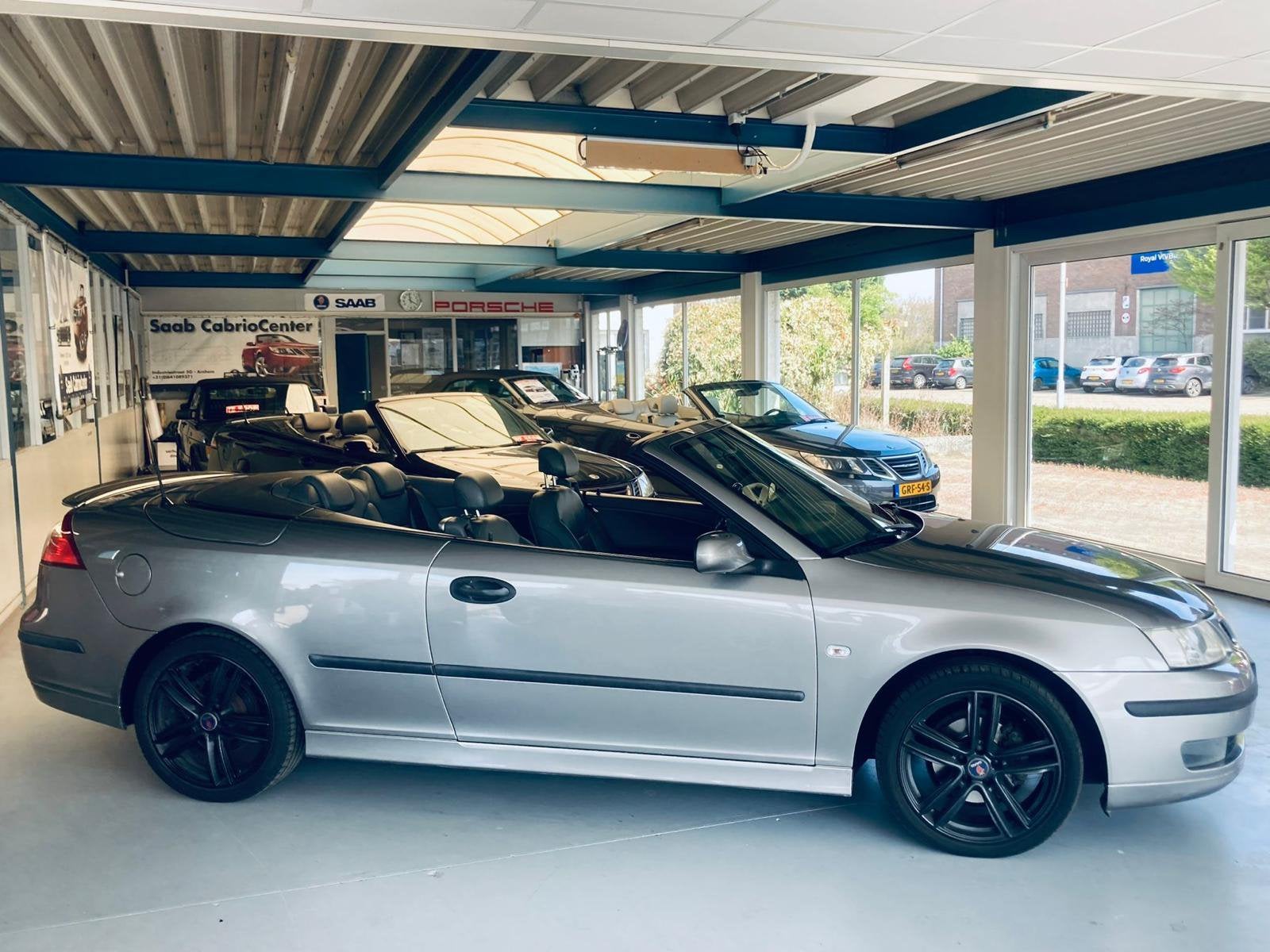 Saab 9-3 1.8 T 110KW Cabrio AUT 2005 Grijs, Auto's, 1998 cc, Zwart, 4 cilinders, Cabriolet