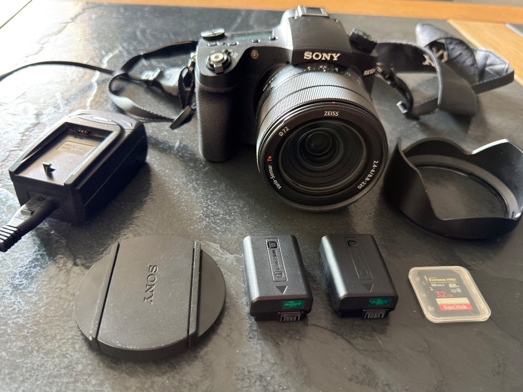 Sony RX10 lV Bridgecamera - Krachtige All-in-One Camera, Audio, Tv en Foto, Fotocamera's Digitaal, Ophalen, Gebruikt, Geheugenkaart