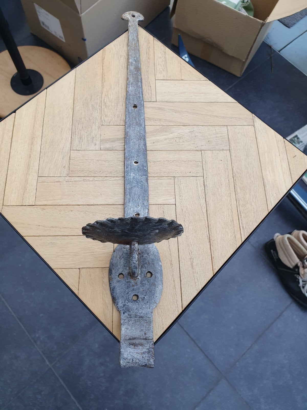 mooie oude kaarsenhouder hangend, kaars max. 8cm diameter, Huis en Inrichting, Ophalen, 53 cm, Gebruikt, Metaal