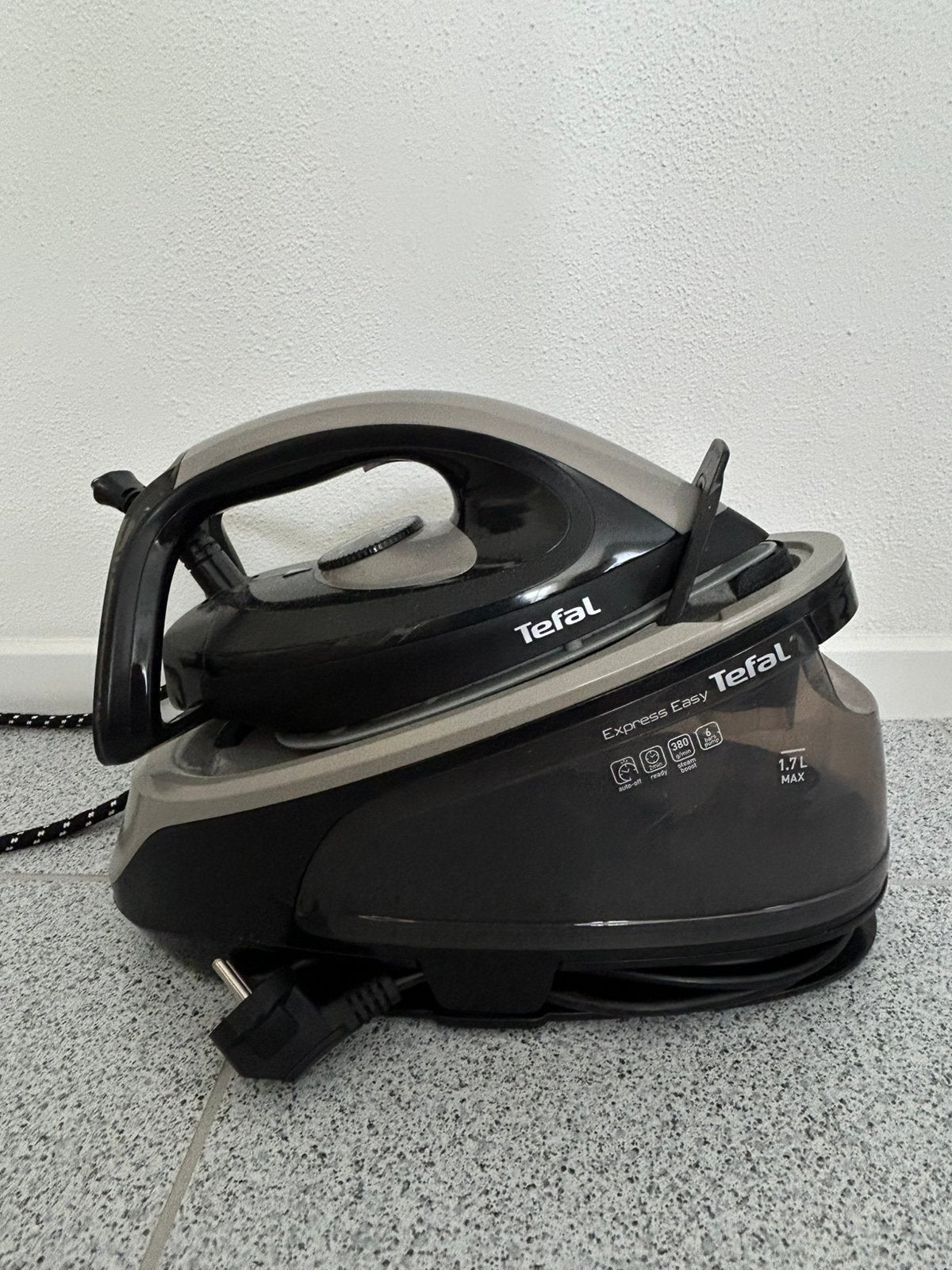 TefaL stoomgenerator Express Easy zwart 1,7 L, Ophalen, Zo goed als nieuw, Strijkijzer met snoer