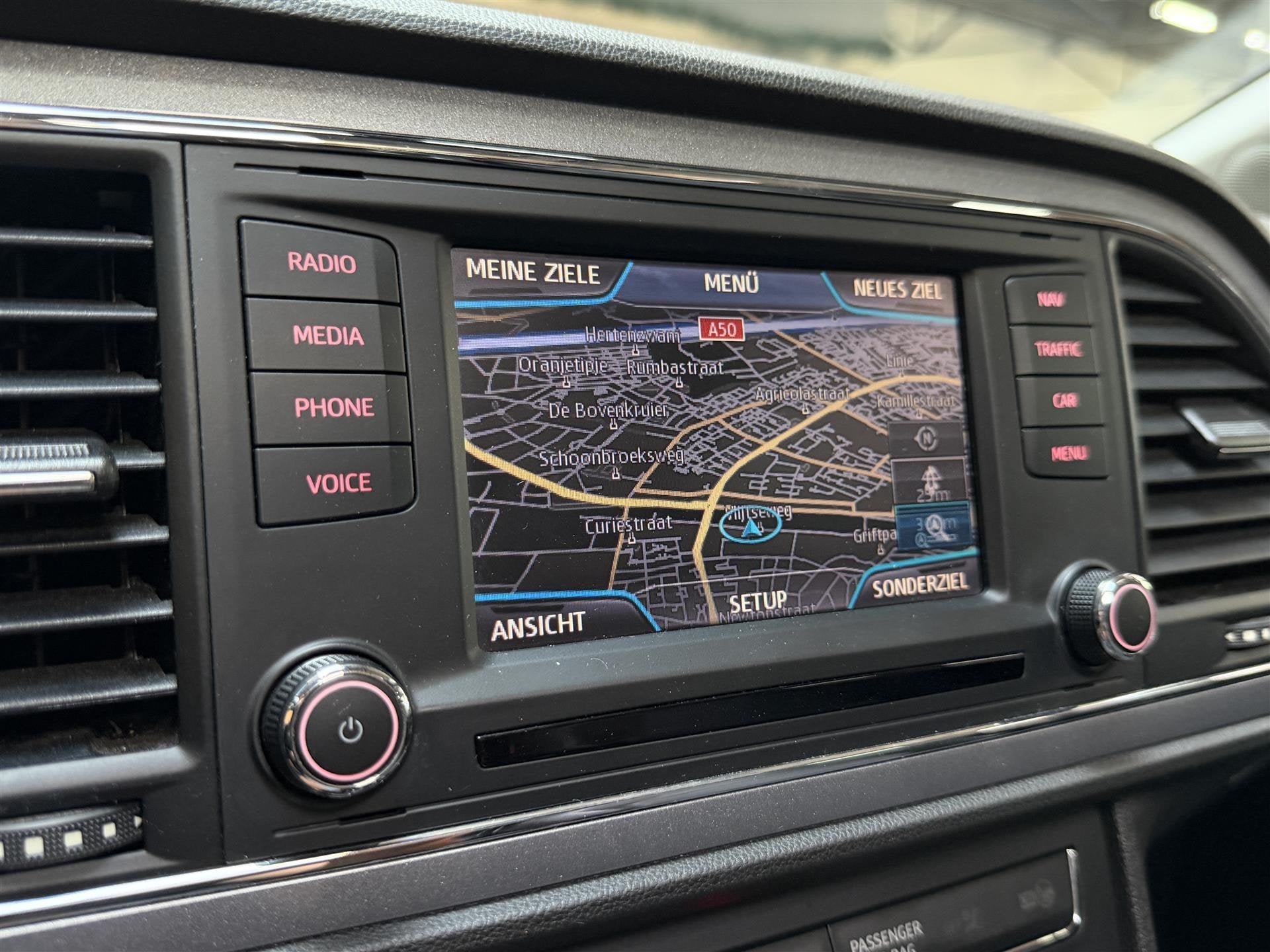 Foto 21 van SEAT Leon 1.4 TSI FR Pano | Led | Maxton | Navi | Clima
