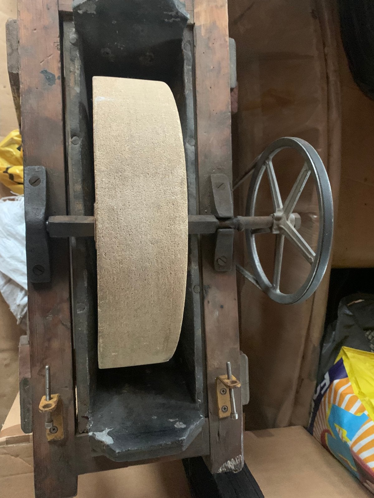 Prachtige Antieke Natte Slijpsteen,Houten Frame, Miele Motor, Ophalen