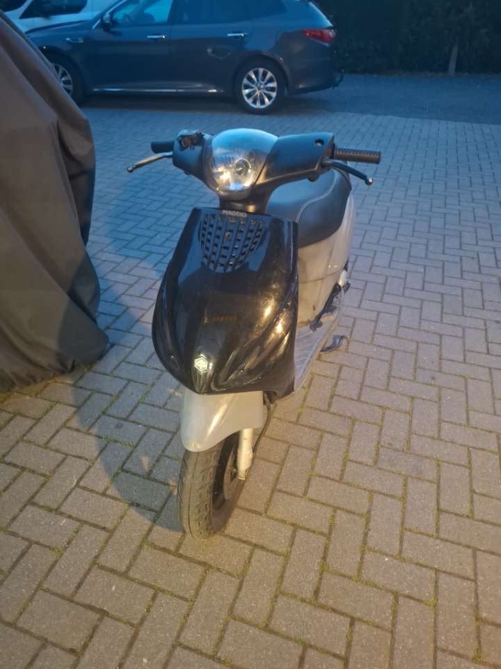 Piaggo zip 50cc zonder 123 4t, Fietsen en Brommers, Scooters | Piaggio, Ophalen of Verzenden, Benzine, Zip