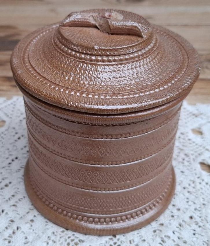 Franse versierde brocante gres pot met tak, Ophalen of Verzenden