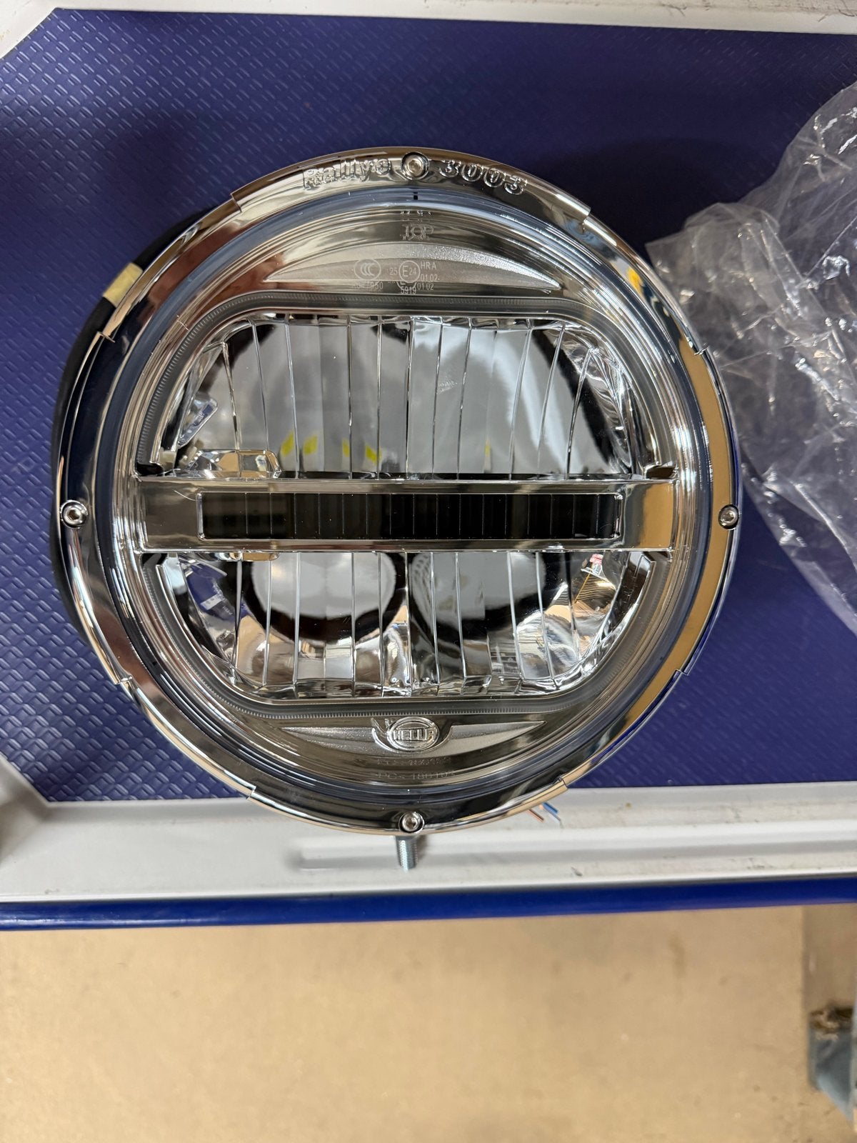 Hella Rallye 3003 LED Verstraler met LED-positielicht, Ophalen, Nieuw, Universele onderdelen