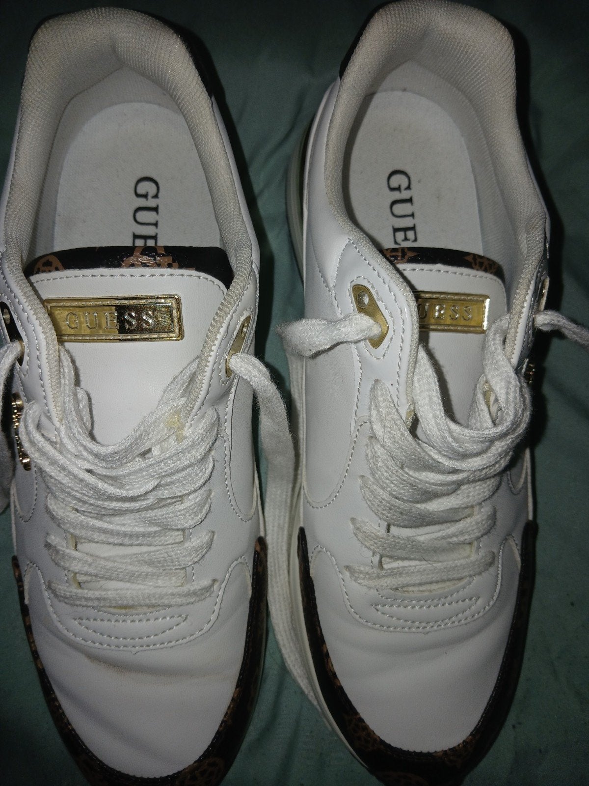 Guess Sneakers Maat 41 Wit met Bruin Logo, Ophalen of Verzenden, Wit, Sneakers of Gympen