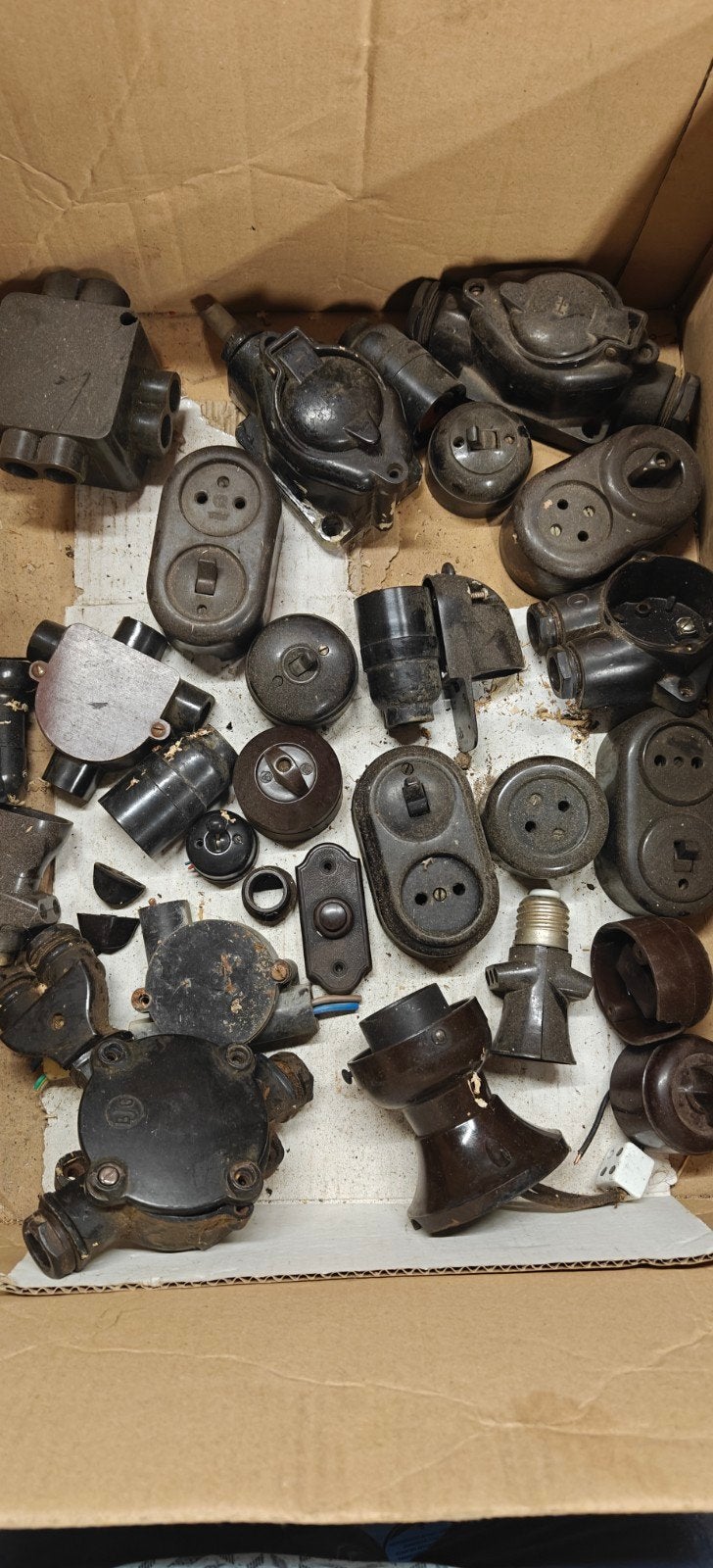 Oud bakelieten schakelmateriaal - Diverse vintage onderdelen, Ophalen of Verzenden