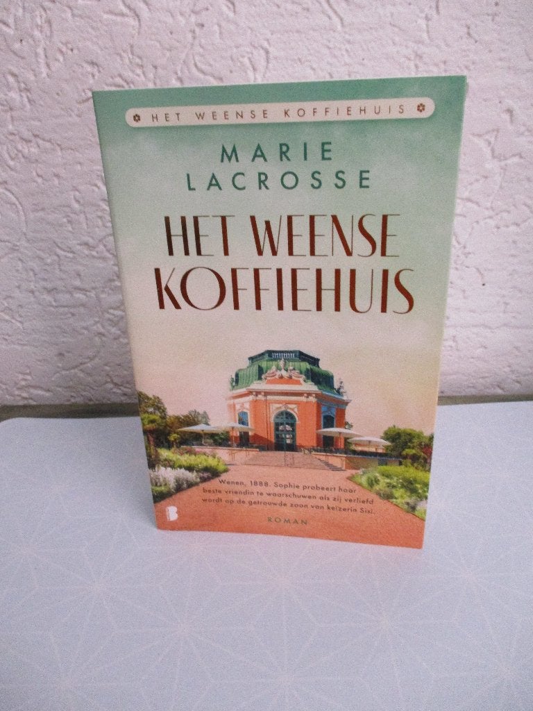 Marie Lacrosse Het Weense koffiehuis, Boeken, Romans, Ophalen of Verzenden, Zo goed als nieuw