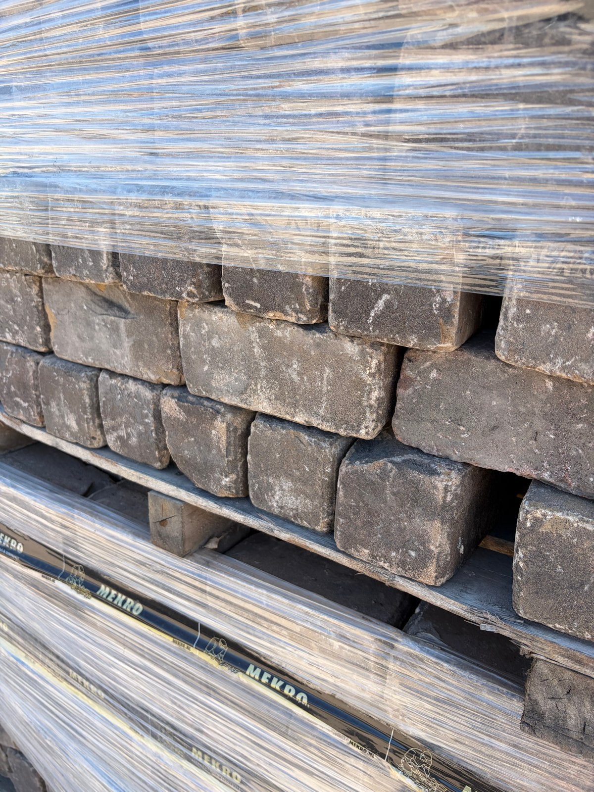 Drentse gebakken klinkers, brons, ruim 400 m2 op pallets, Gebruikt, Keramiek, Klinkers, Ophalen of Verzenden