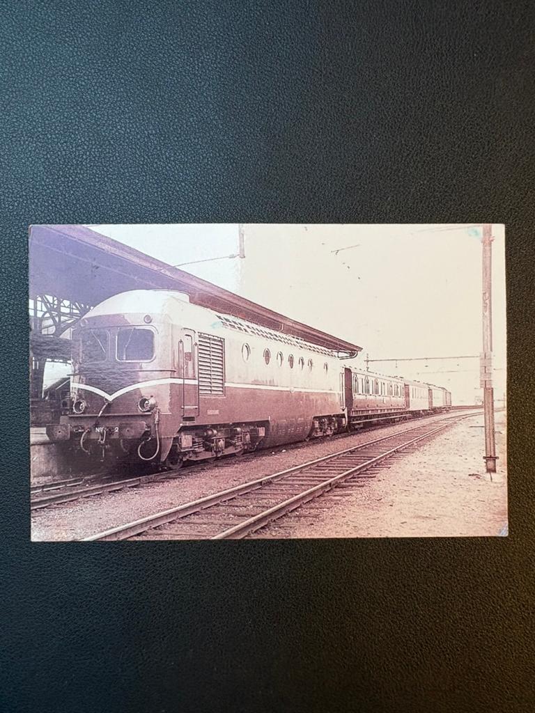Foto diesellocomotief NS 2601 te Eindhoven (1953), Ophalen of Verzenden, Gebruikt, Trein