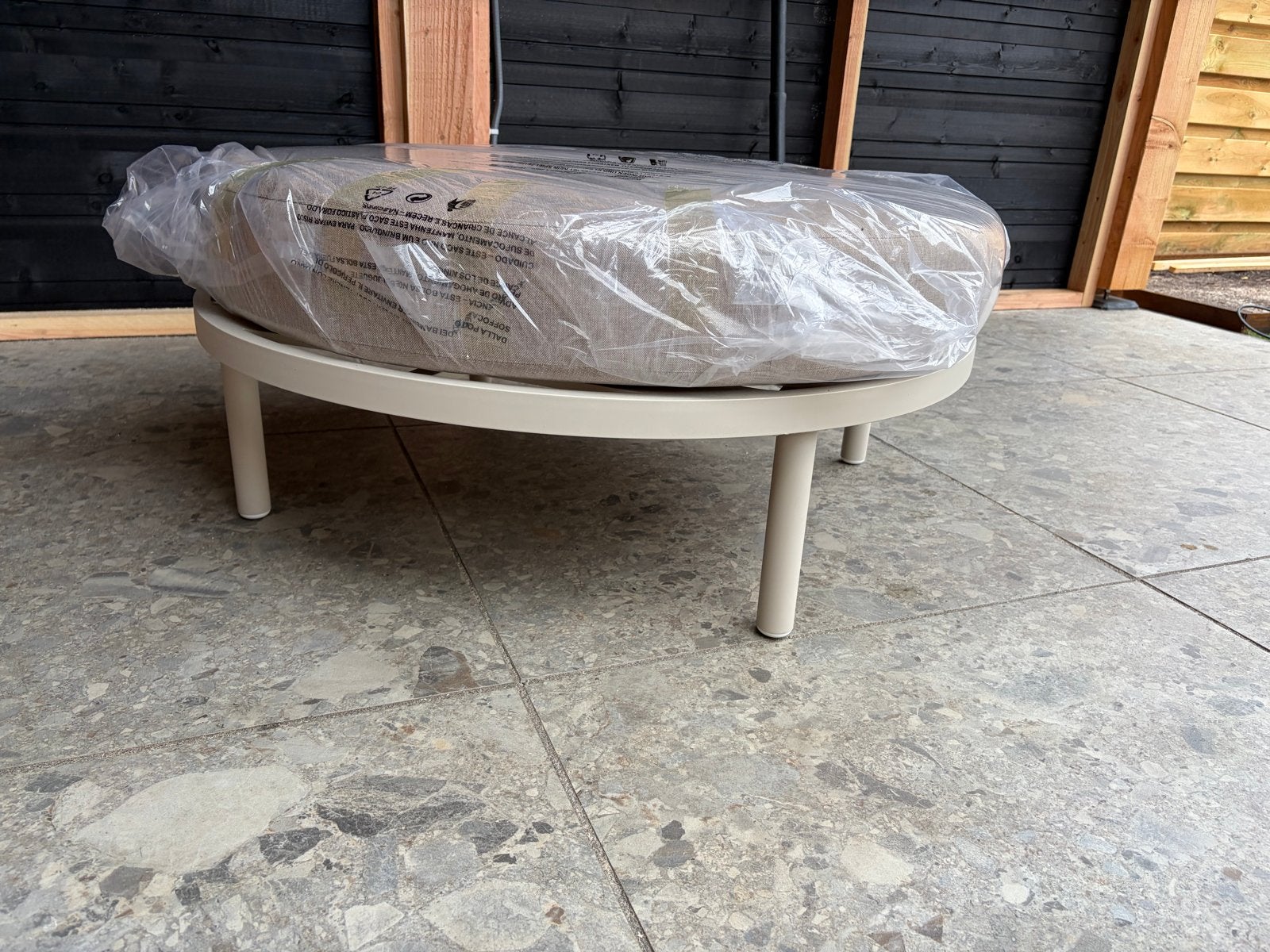 Nieuwe ronde salontafel voor loungebank - De Boet Hoogwoud, Ophalen, Nieuw, Rond, Metaal