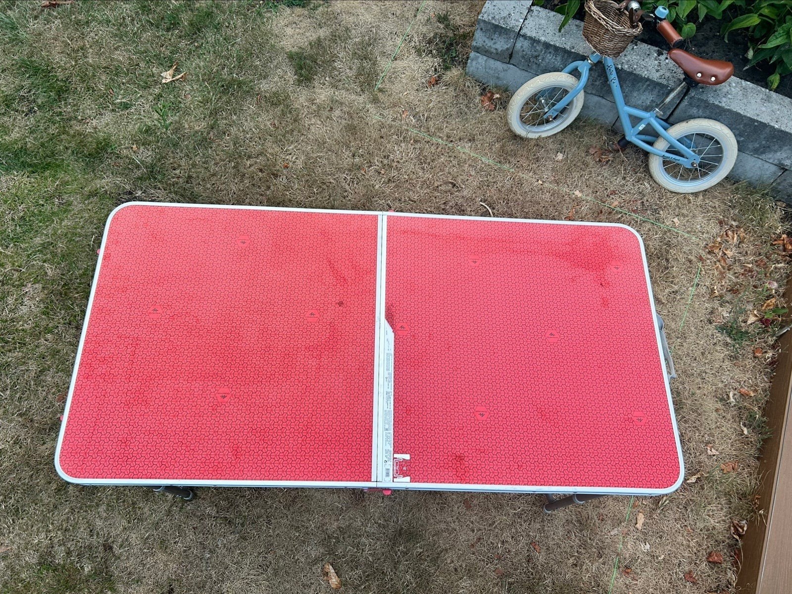 OP ZOEK NAAR deze camping tafel van Decathlon Quechua, Caravans en Kamperen, Ophalen of Verzenden, Campingtafel