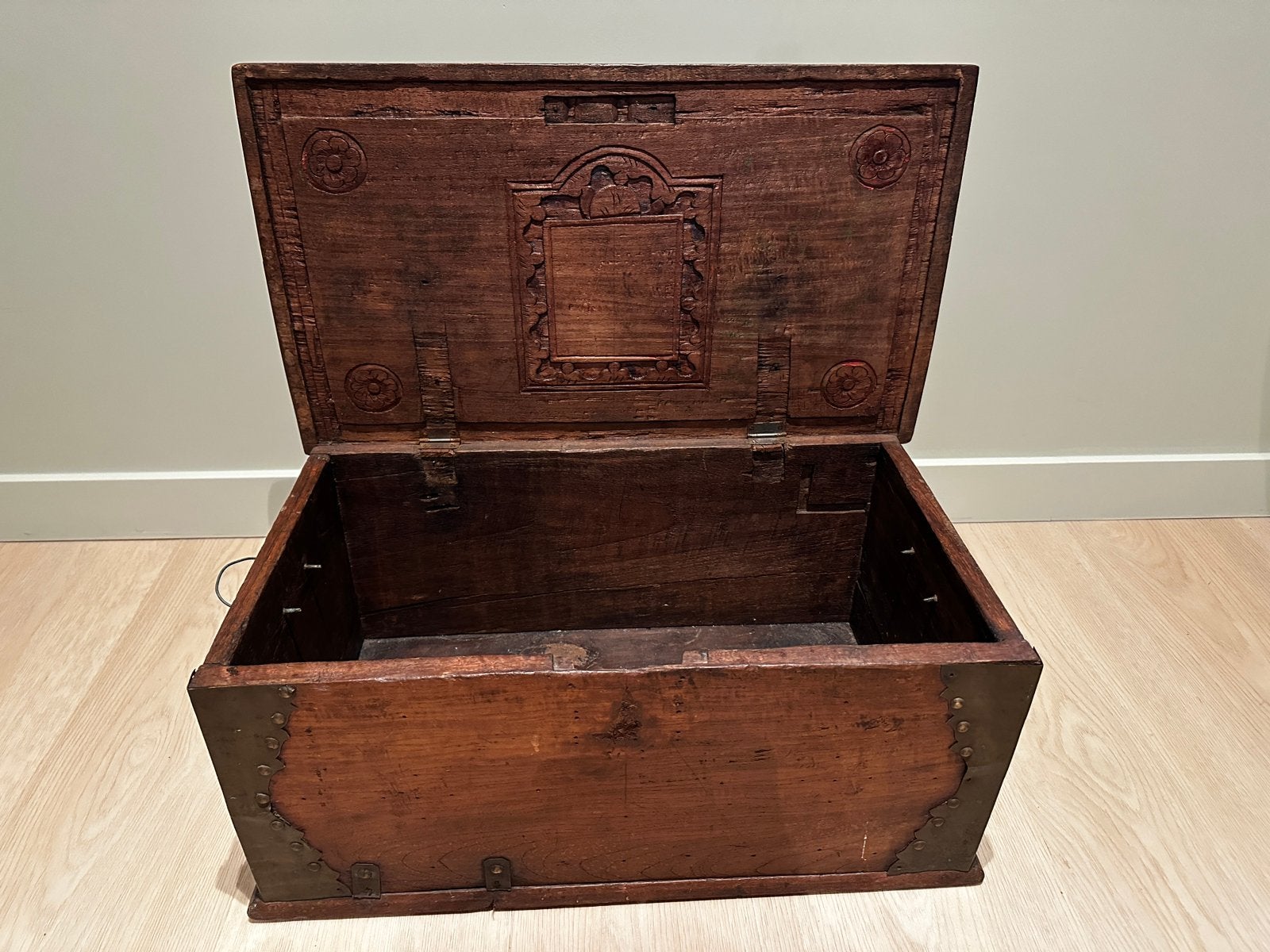 Houten kist, Huis en Inrichting, Woonaccessoires | Kisten, Ophalen, Gebruikt, Minder dan 50 cm, Minder dan 50 cm