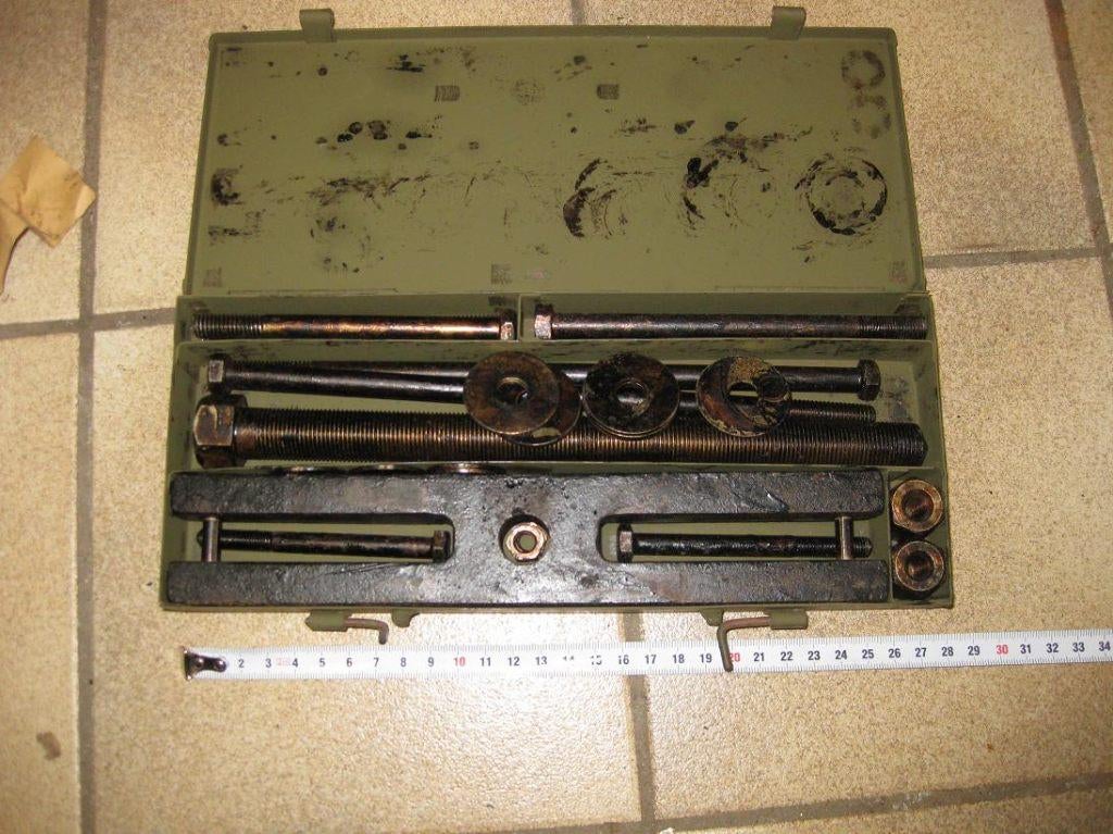 Pullytrekker speciaal gereedschap oa YPR NL leger, Ophalen of Verzenden, Landmacht, Nederland, Overige typen