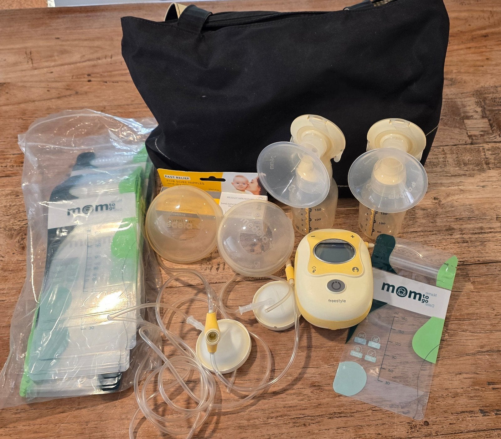 Medela Freestyle Borstkolfset met extra's, Ophalen of Verzenden, Gebruikt