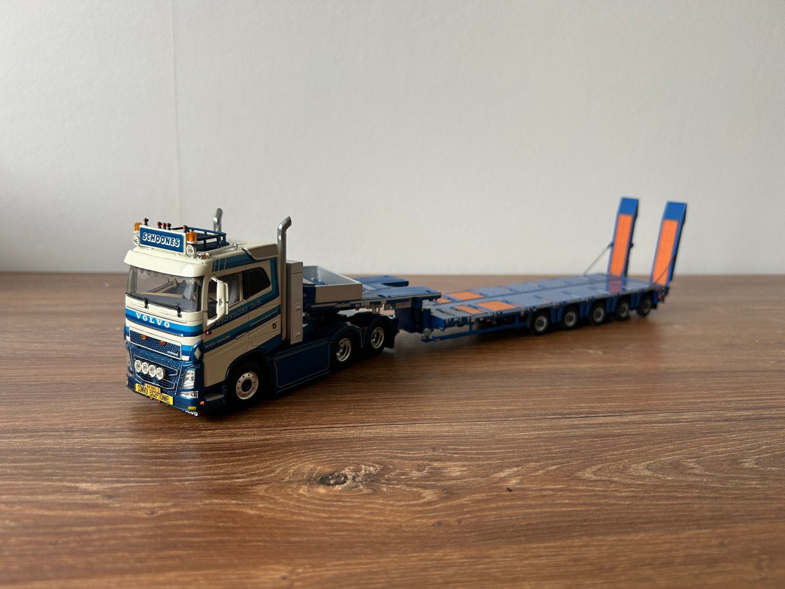 Volvo 6x4 met 5-assige semi-dieplader Schoones WSI 01-3264, Overige merken, 1:32 tot 1:50, Ophalen of Verzenden, Zo goed als nieuw