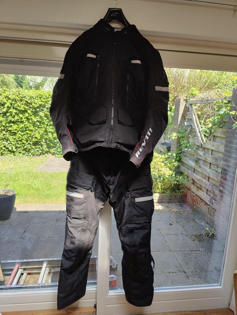 Rev'it motorpak - Zwart met witte en rode accenten, Motoren, Kleding | Motorkleding, Ophalen, REV’IT!, Tweedehands, Heren