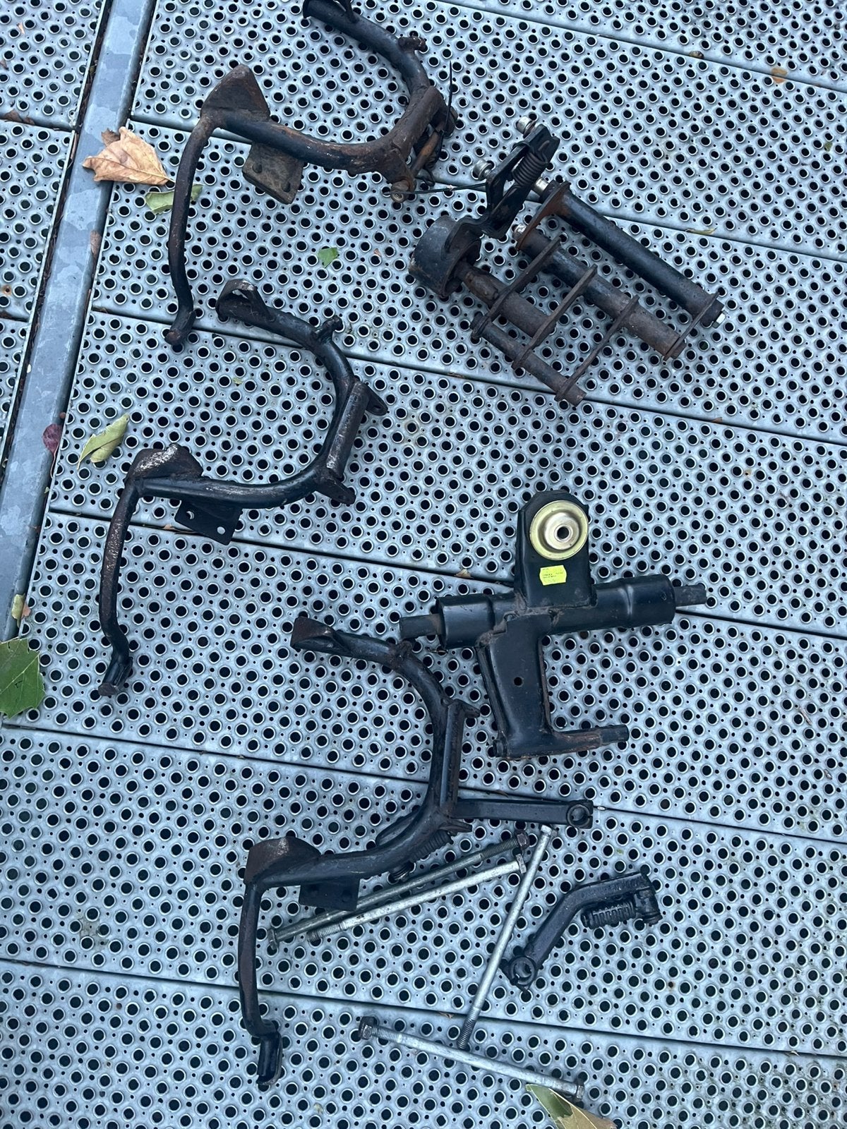 Piaggio subframes en middenstandaard, Ophalen, Zo goed als nieuw, Wandkapstok, Minder dan 100 cm