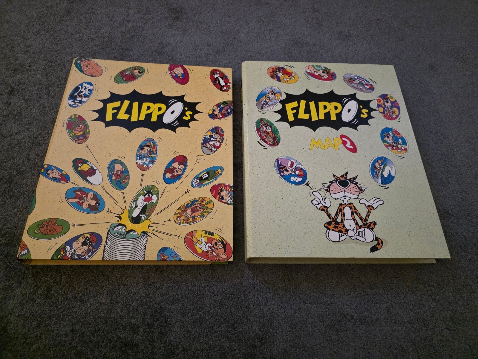 Flippo set map 1 & 2, Verzamelen, Flippo's, Verzenden, Joker, Verzameling, Met verzamelmap(pen)