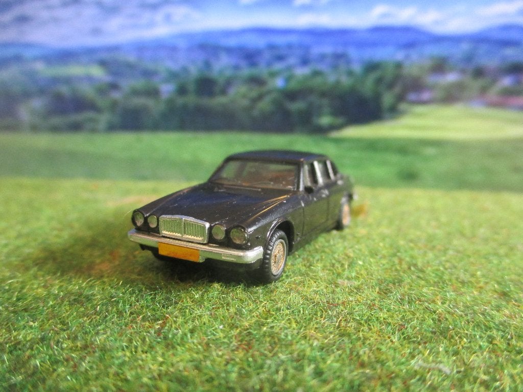 Jaguar XJ6 / XJ12 - Herpa antracietzwart, Ophalen of Verzenden, Gebruikt, Auto, Herpa