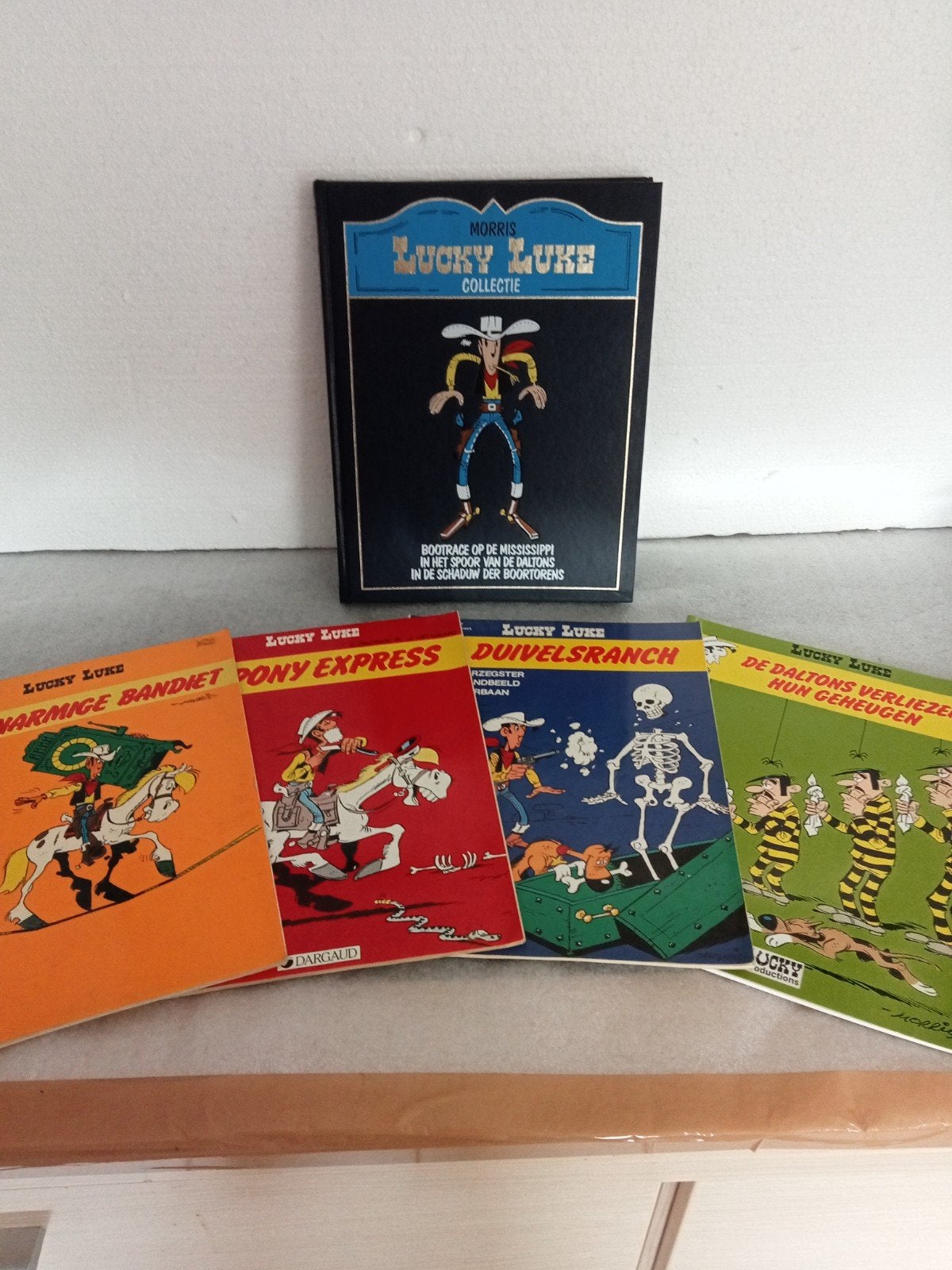 Lucky Luke Collectie + 4 losse stripboeken, Boeken, Stripboeken, Meerdere stripboeken, Ophalen of Verzenden, Gelezen, Morris