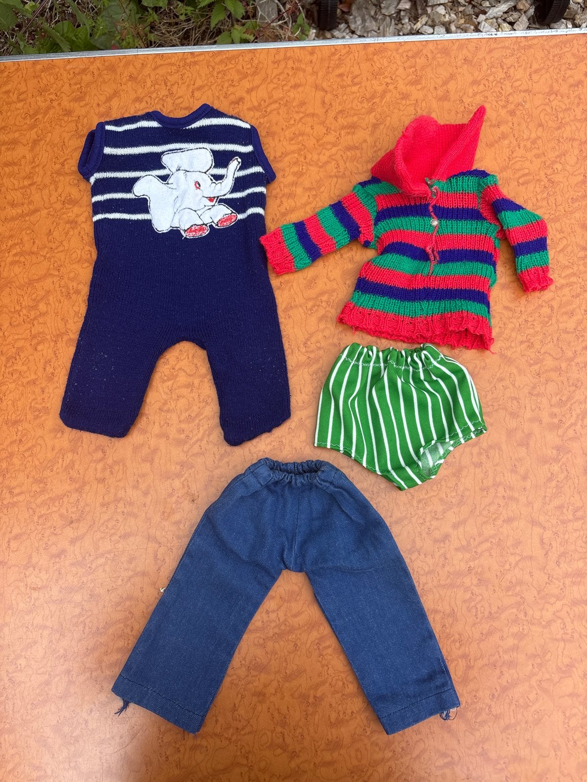 Leuke set poppenkleertjes - diverse stijlen, Kinderen en Baby's, Speelgoed | Poppen, Ophalen of Verzenden, Gebruikt, Overige typen