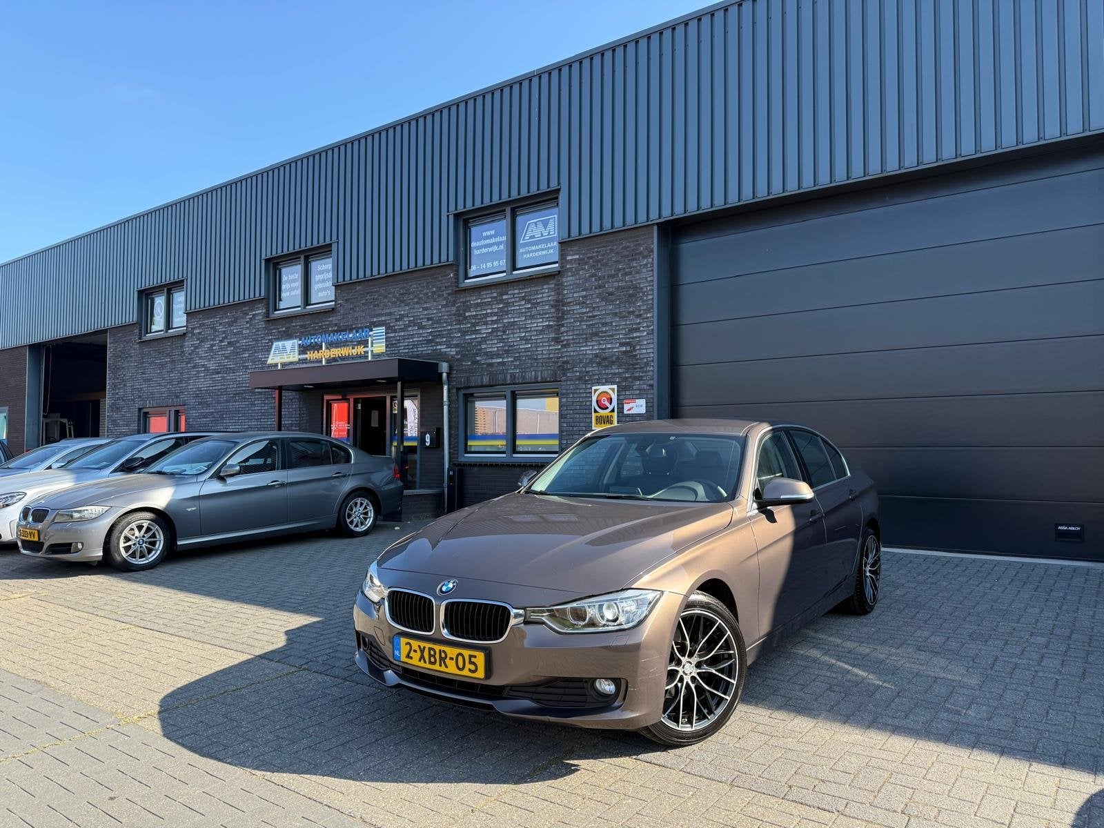BMW 3-serie 316i Executive | 3/6/12MND GARANTIE | AUTOMAAT |, Automatische klimaatregeling, Gebruikt, 4 cilinders, Bruin