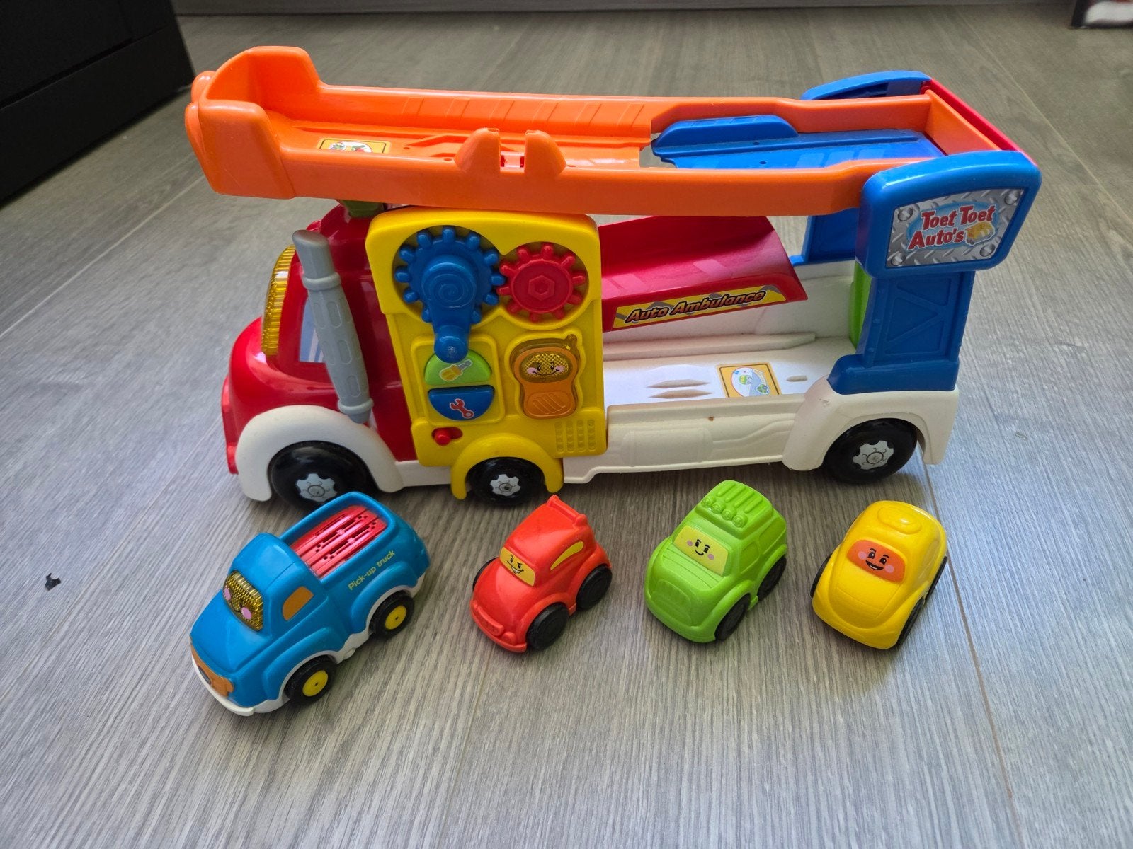 VTech Toet Toet Auto's Takelwagen met 4 auto's, Ophalen of Verzenden, Gebruikt, 6 maanden tot 2 jaar