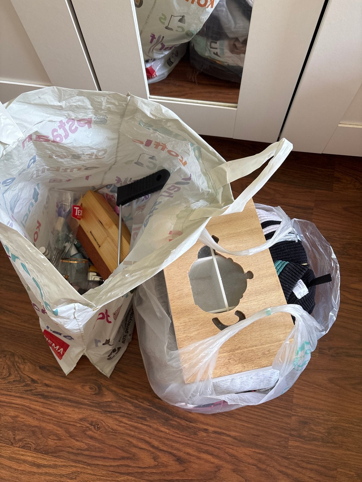Twee tassen met diverse spullen gratis !, Diversen, Ophalen