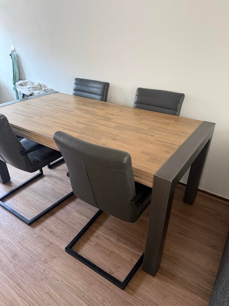 Eettafel 180 x 90 cm met 4 stoelen, Ophalen