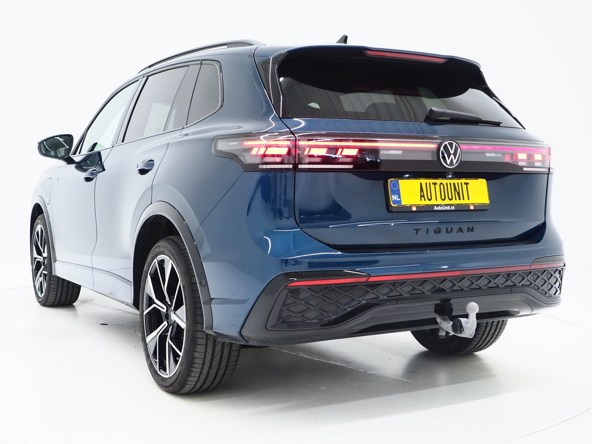 Volkswagen Tiguan 1.5 eHybrid R-Line Edition | 5 Jaar Garant, Zwart, Blauw, Bedrijf, SUV of Terreinwagen