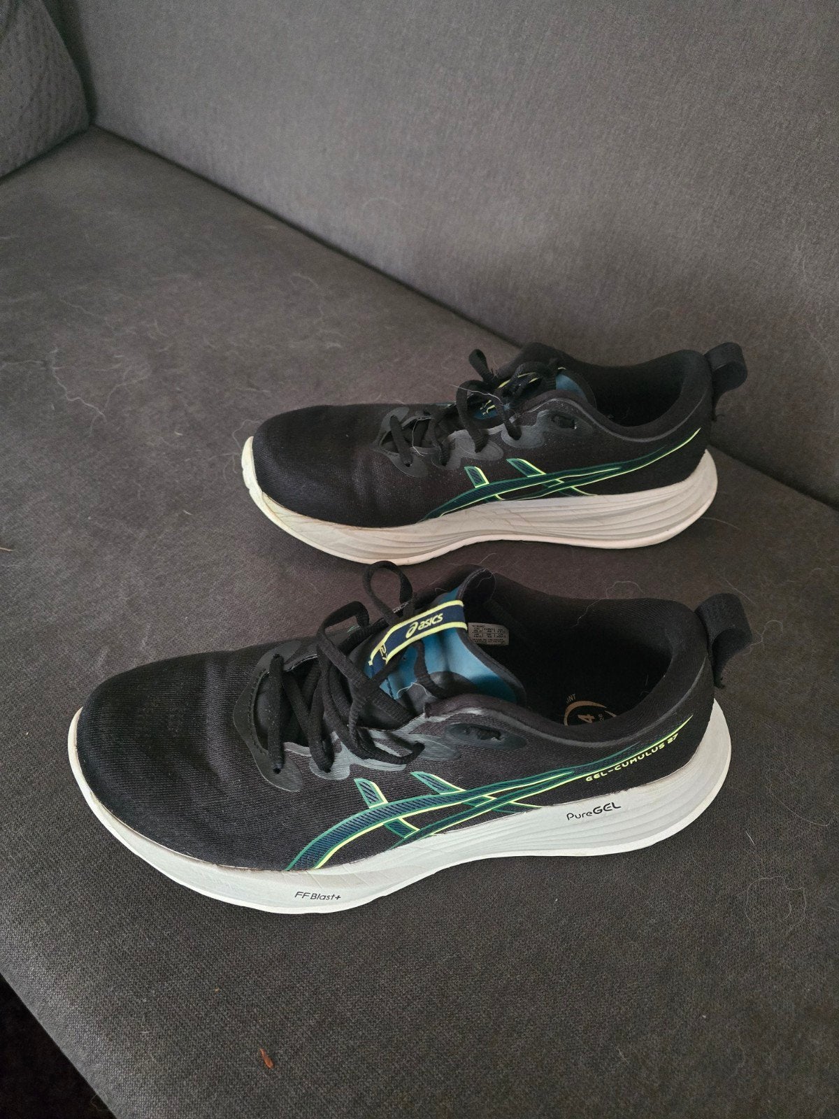 Asics Gel-Cumulus 27 Hardloopschoenen - Maat 46, Sport en Fitness, Loopsport en Atletiek, Ophalen of Verzenden, Zo goed als nieuw