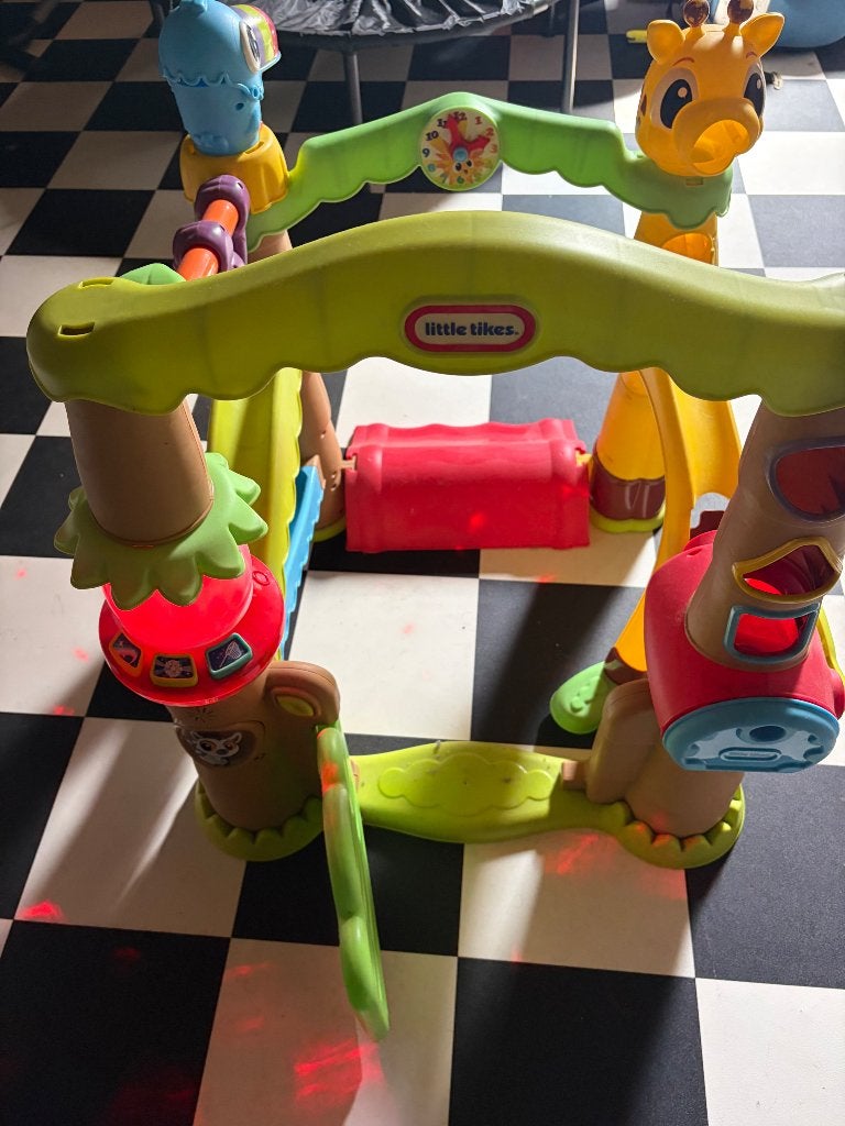 Little tikes jungle, Kinderen en Baby's, Speelgoed | Vtech, Ophalen, Gebruikt, 6 maanden tot 2 jaar
