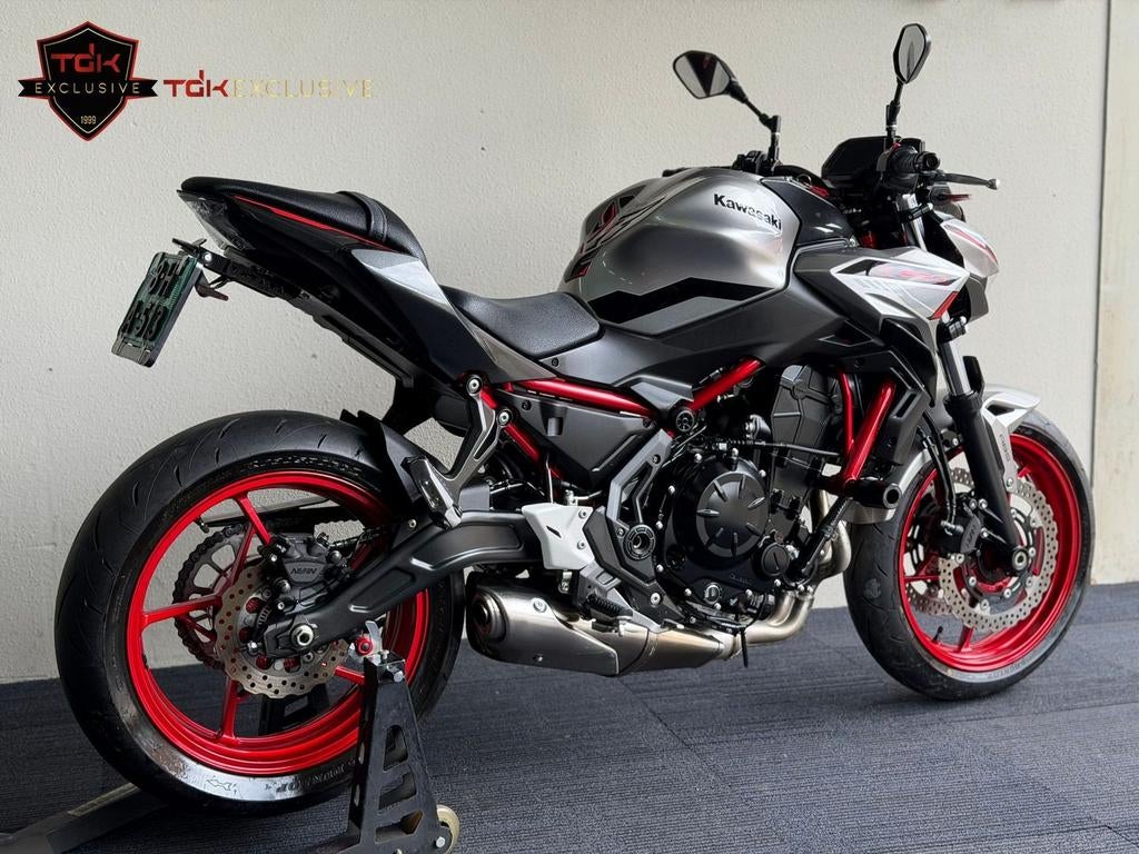 KAWASAKI Z650 ABS TOPSTAAT (Z 650 750 800 900 300 400), 2 cilinders, 649 cc, Bedrijf, Meer dan 35 kW